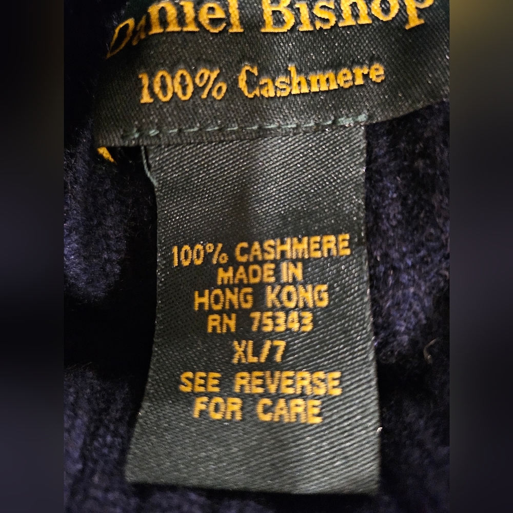 Daniel Bishop 100% Cashmere Navy and Cream Turtleneck Sweater- Boys XL 7 - Picture 6 of 7